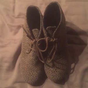 Tom’s leopard print wedges.